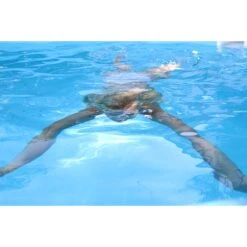 Waterman Stahlwandpool Achtform Exklusiv 525x320x150 Cm, Stahl 0,8 Mm Weiß, Folie 0,6 Mm Blau, Einhängebiese -Poolwelt Verkauf Frau unter wasser Stahlwandpool exklusiv 4